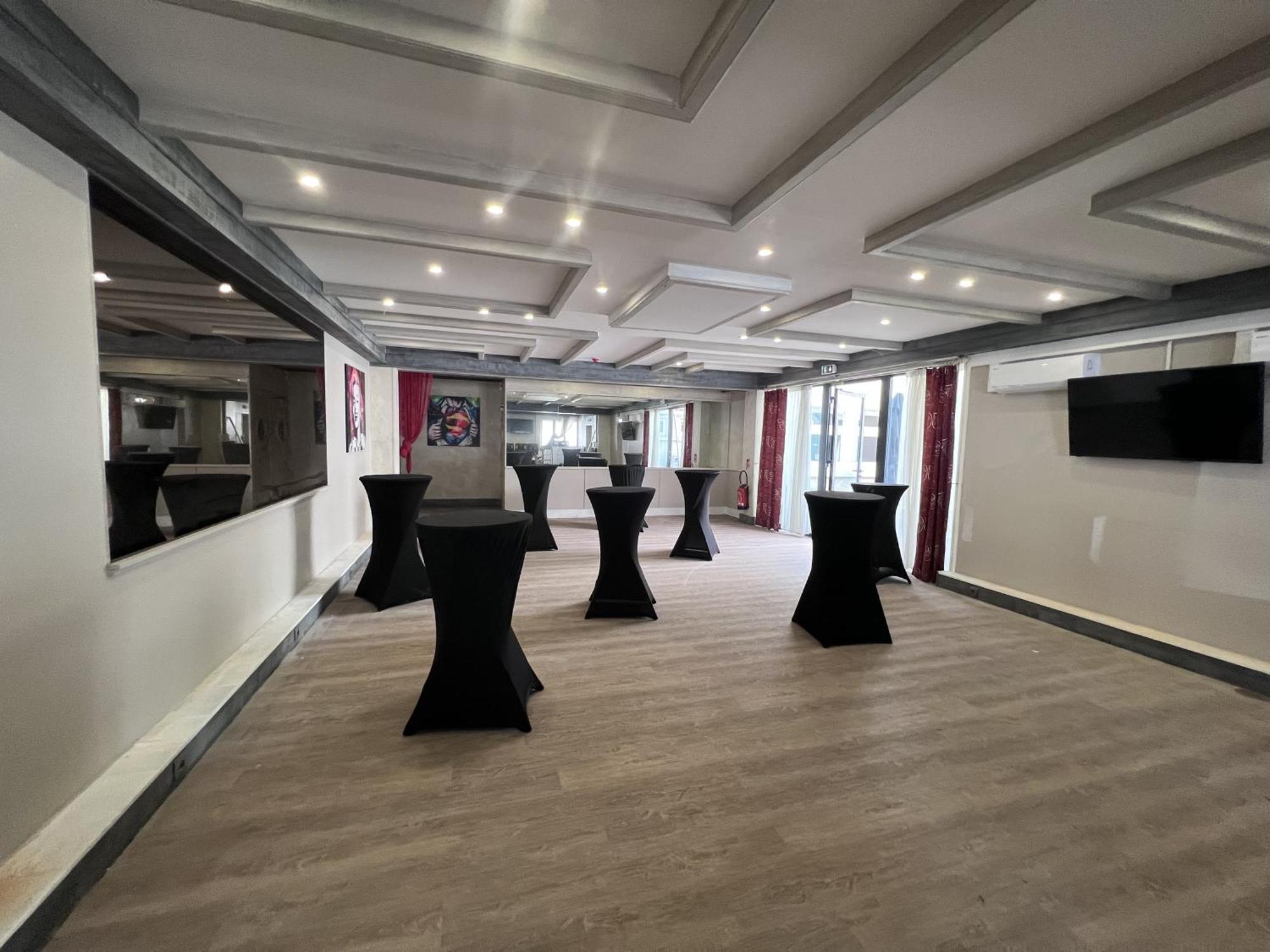 Logis Hotel De La Poste Витры-Ле-Франфоис Экстерьер фото