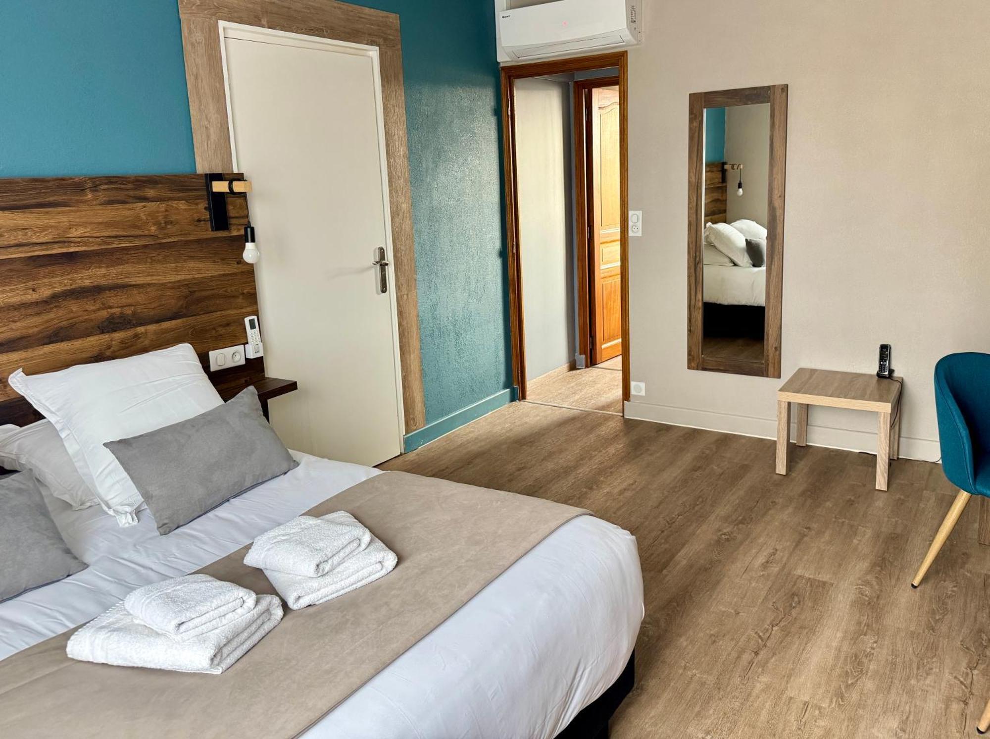 Logis Hotel De La Poste Витры-Ле-Франфоис Экстерьер фото